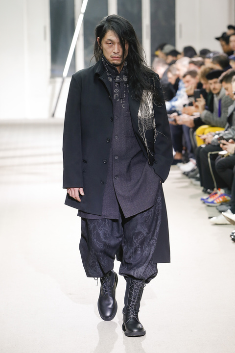 190117 YOHJI YAMAMOTO HOMME 19-20AW PARIS COLLECTION@Paris,France | SHOW |  ATSUSHI TAKAHASHI official site